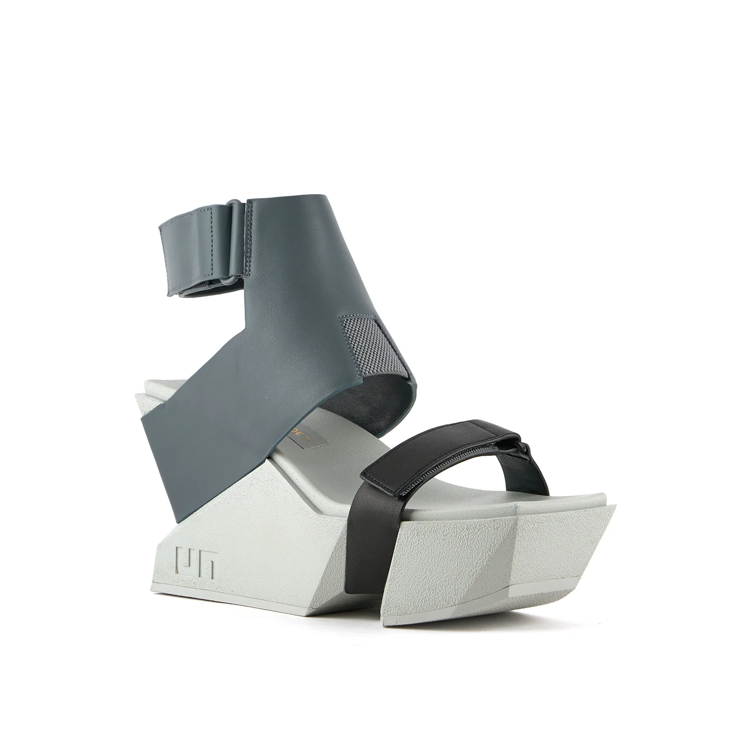 Brutt A - Image 2